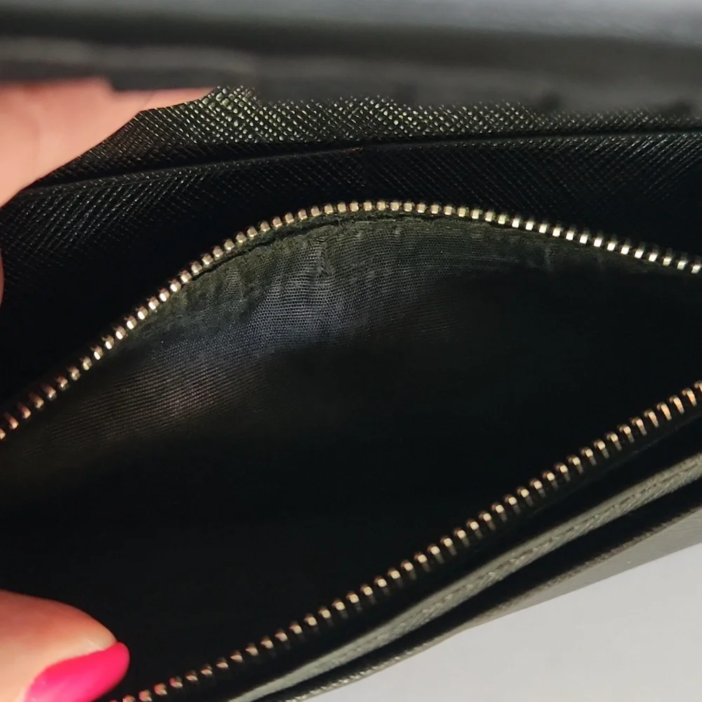 Prada Black Wallet - Picture 5 of 14